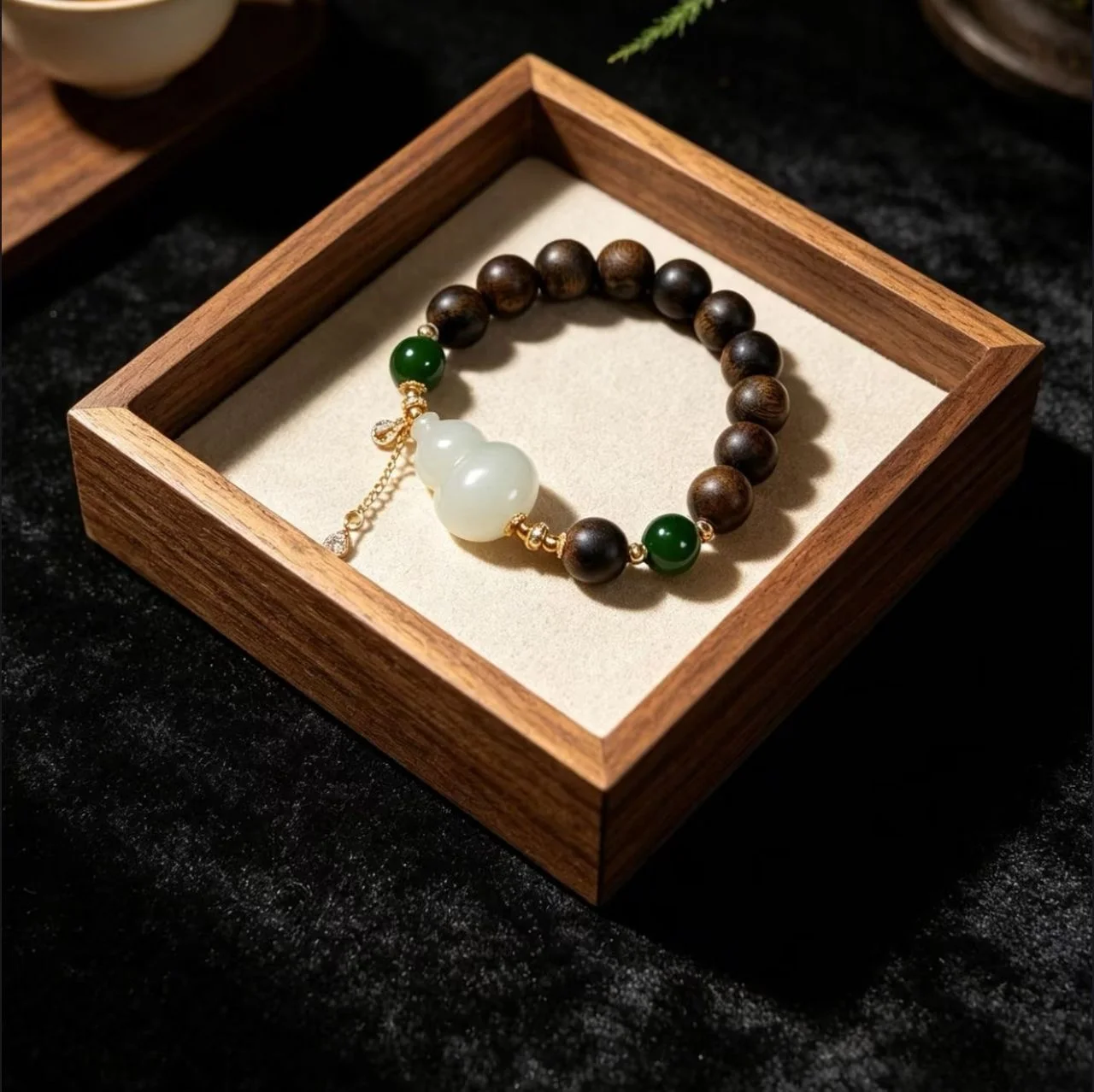 Hetian jade gourd pendant agarwood bracelet